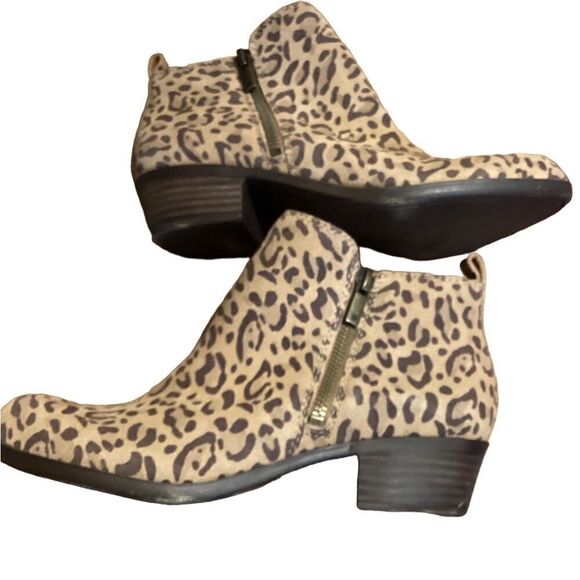 Lucky Brand Basel Leopard Printed Leather Side Zip Block Heel Ankle Booties Sz 7 - Picture 6 of 9